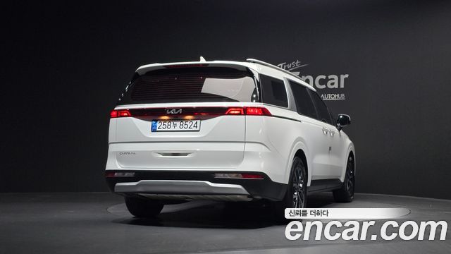 Kia Canival 2023 — photo 4