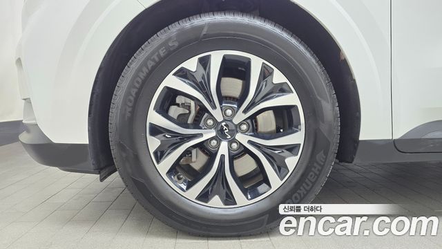 Kia Canival 2023 — photo 5