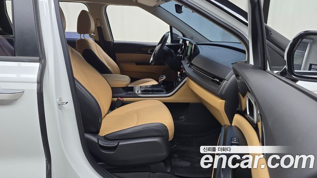 Kia Canival 2023 — photo 11