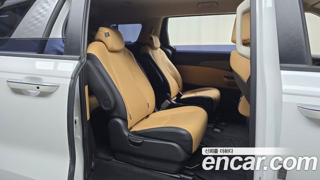 Kia Canival 2023 — photo 12
