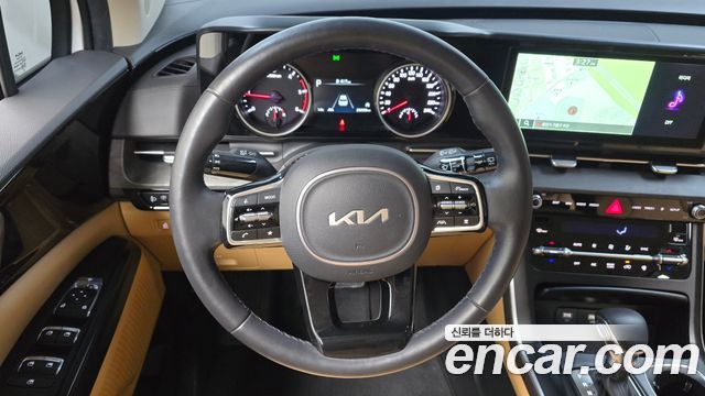 Kia Canival 2023 — photo 13