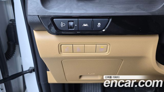 Kia Canival 2023 — photo 17