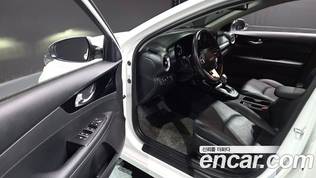 Kia K3 2022 — photo 11