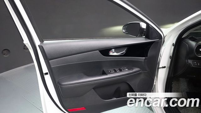 Kia K3 2022 — photo 19