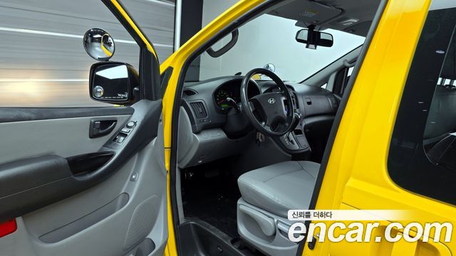 Hyundai Starex 2015 — photo 10