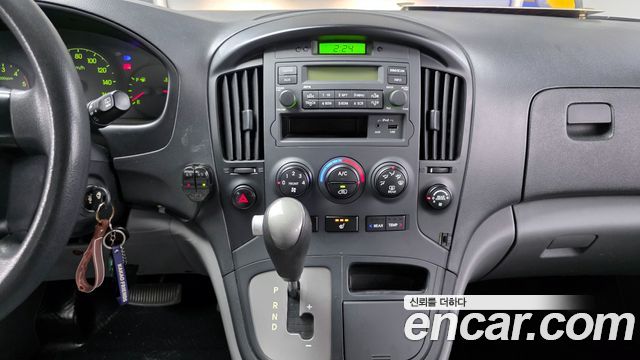 Hyundai Starex 2015 — photo 18