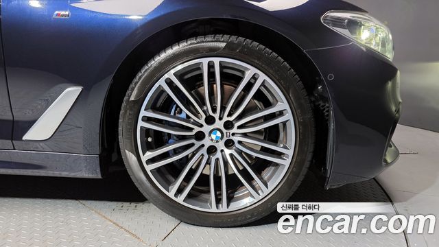 BMW 5-Series 2019 — photo 5