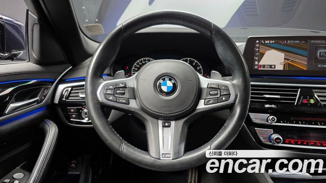 BMW 5-Series 2019 — photo 13