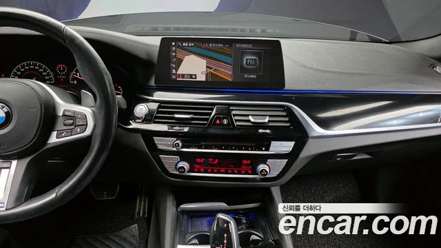 BMW 5-Series 2019 — photo 14