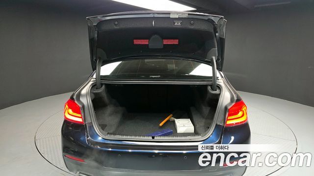 BMW 5-Series 2019 — photo 20