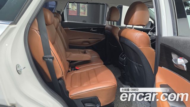 Kia Sorento 2018 — photo 12