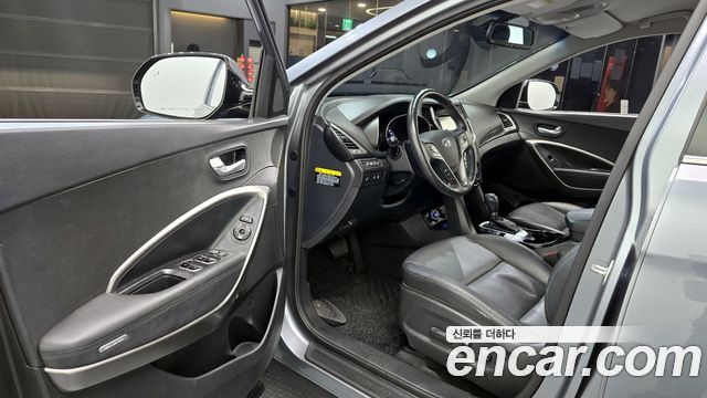 Hyundai Santafe 2018 — photo 11