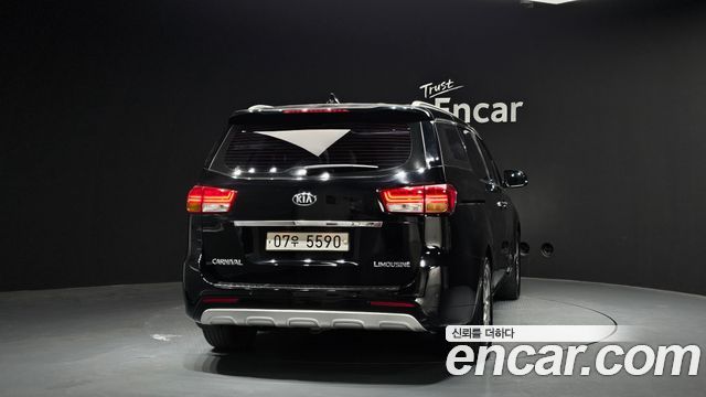 Kia Canival 2018 — photo 4