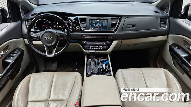 Kia Canival 2018 — photo 7