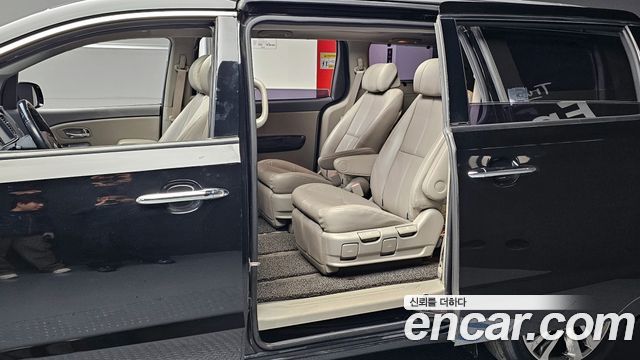 Kia Canival 2018 — photo 11