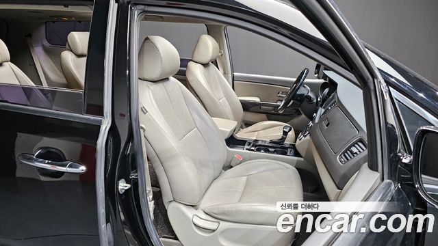 Kia Canival 2018 — photo 12