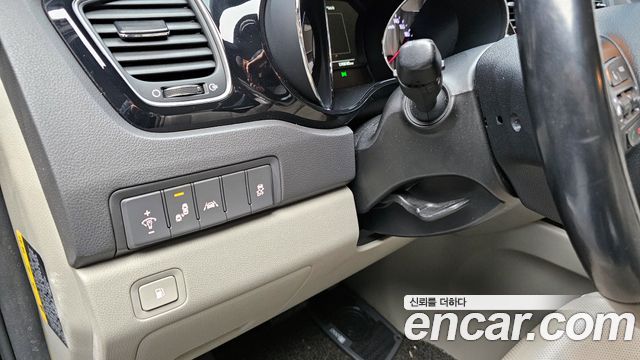 Kia Canival 2018 — photo 15