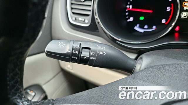 Kia Canival 2018 — photo 16