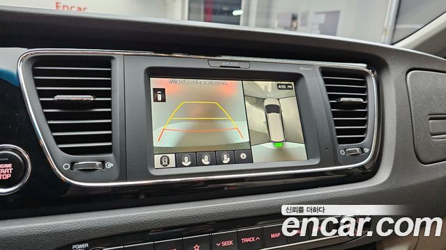 Kia Canival 2018 — photo 17