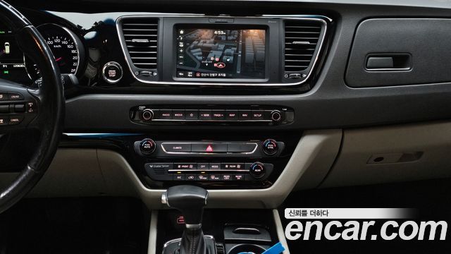 Kia Canival 2018 — photo 20