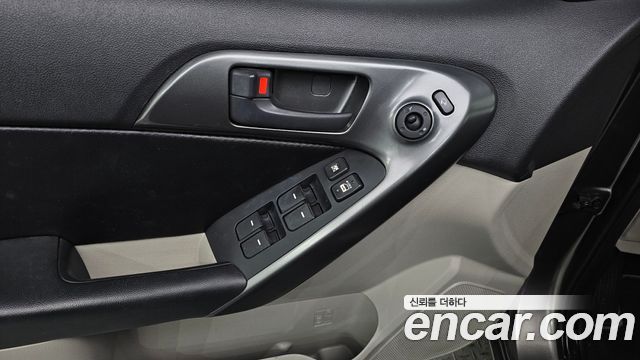 Kia Porte 2013 — photo 17