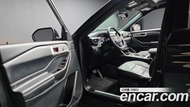 Ford Explorer 2020 — photo 10