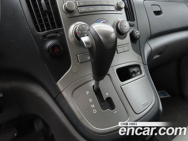Hyundai Starex 2015 — photo 16