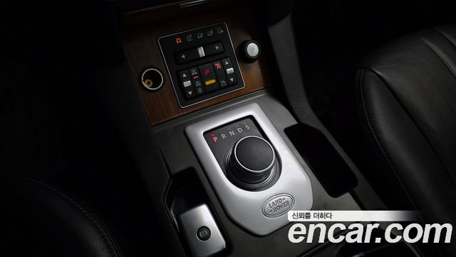 Land Rover Discovery 2013 — photo 9