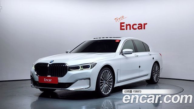 BMW 7-Series 2022 — photo 1