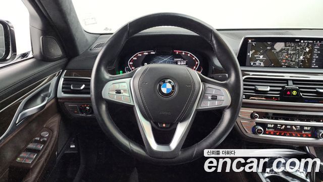 BMW 7-Series 2022 — photo 13