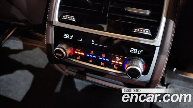 BMW 7-Series 2022 — photo 18