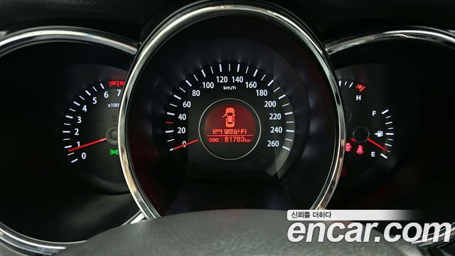 Kia K5 2011 — photo 8