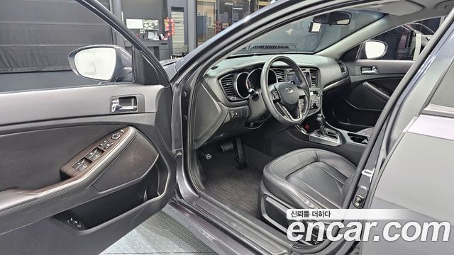 Kia K5 2011 — photo 11