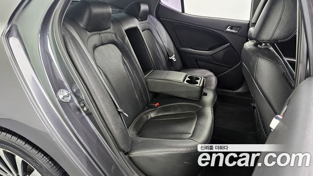 Kia K5 2011 — photo 12