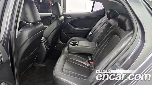 Kia K5 2011 — photo 13