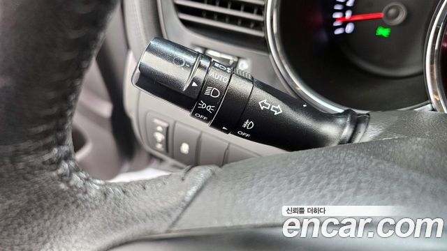 Kia K5 2011 — photo 18