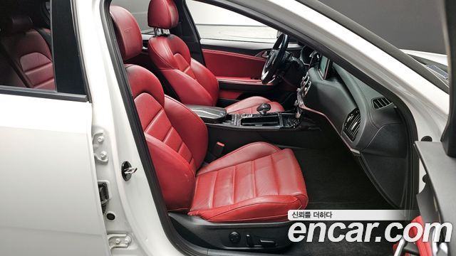 Kia Stinger 2018 — photo 10