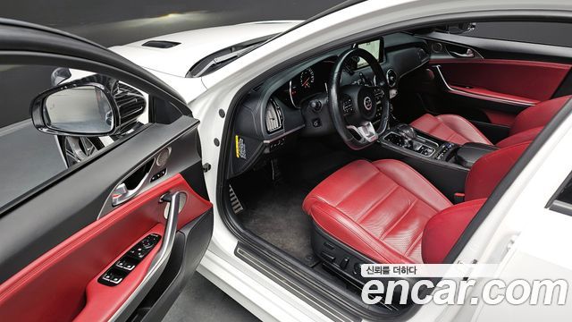 Kia Stinger 2018 — photo 12