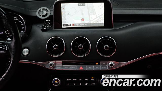 Kia Stinger 2018 — photo 14