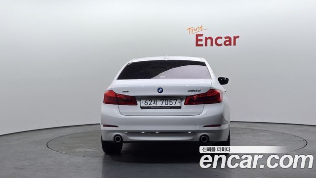 BMW 5-Series 2018 — photo 4