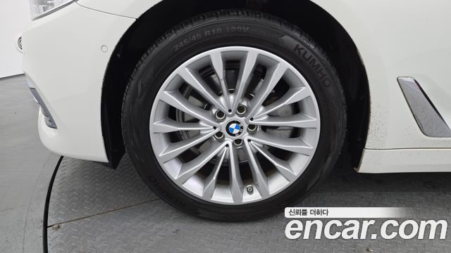 BMW 5-Series 2018 — photo 5