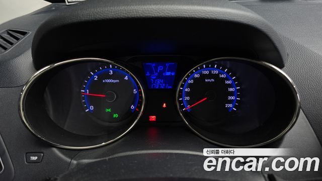 Hyundai Tucson 2011 — photo 8