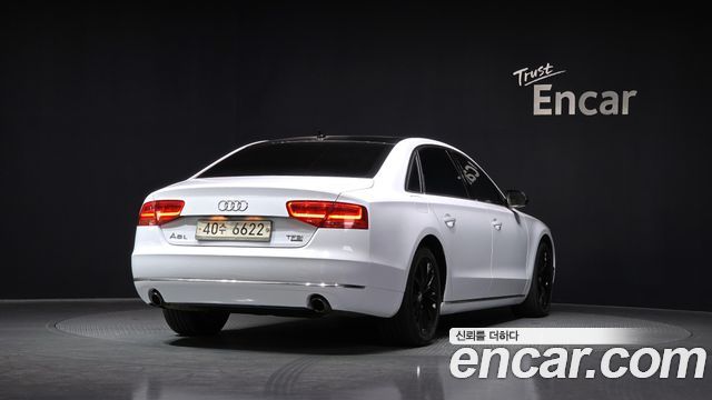 Audi A8 2013 — photo 2