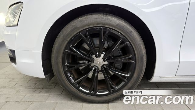 Audi A8 2013 — photo 5