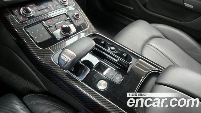 Audi A8 2013 — photo 9