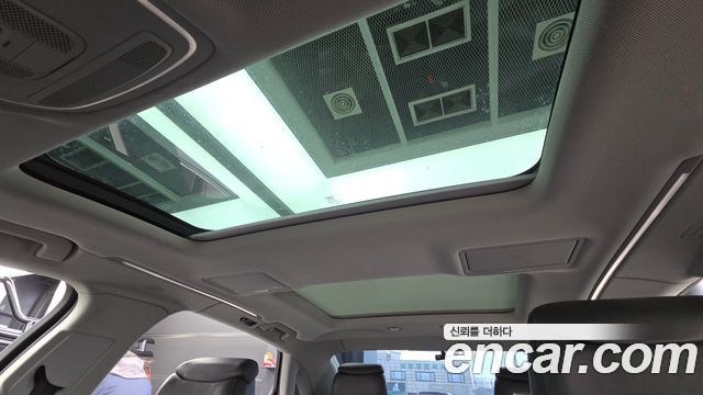 Audi A8 2013 — photo 18