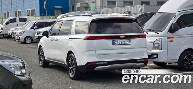 Kia Canival 2021 — photo 4