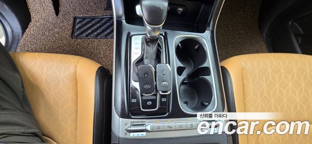 Kia Canival 2021 — photo 11