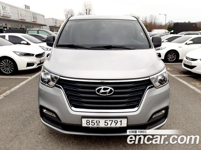 Hyundai Starex 2019 — photo 2