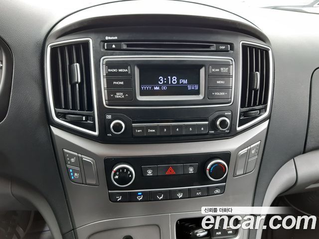 Hyundai Starex 2019 — photo 10